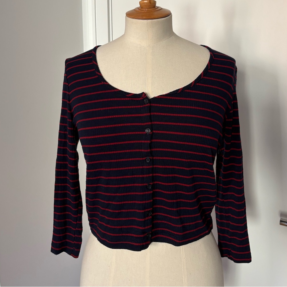 Forever 21 Navy blue and red striped cropped button up top, size large.